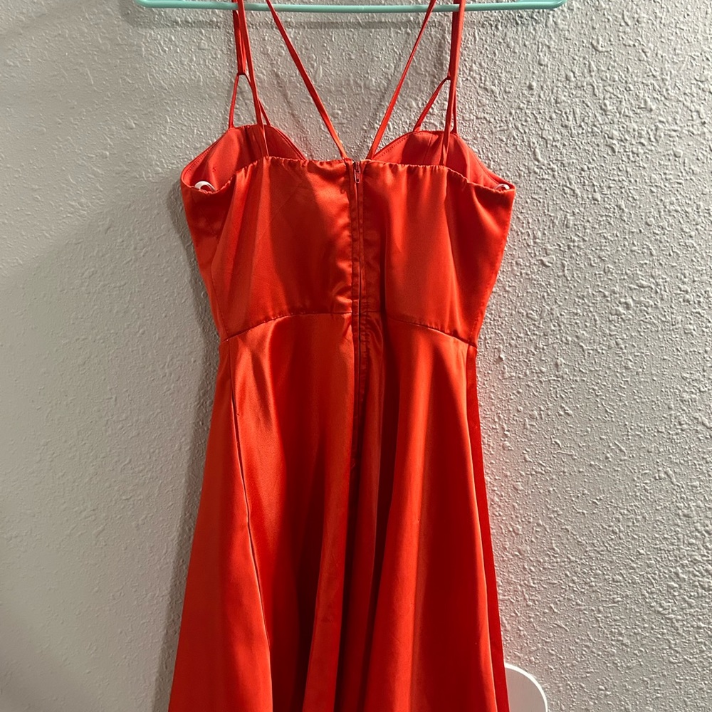 Size 1/2 RED SILKY MINI DRESS - Picture 4 of 4